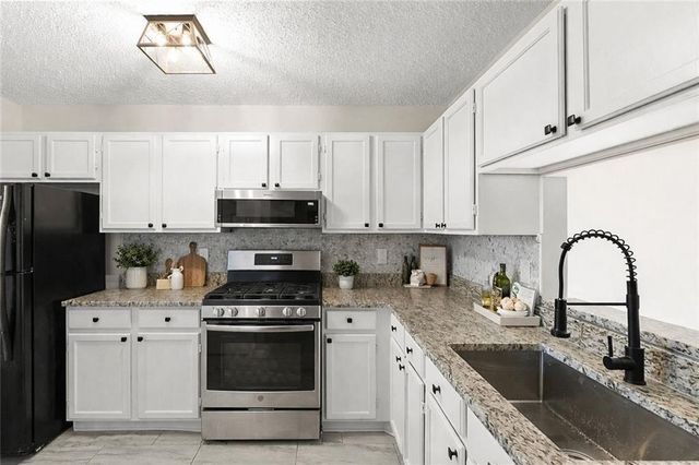 3284 Long Iron Place, Lawrenceville, GA 30044