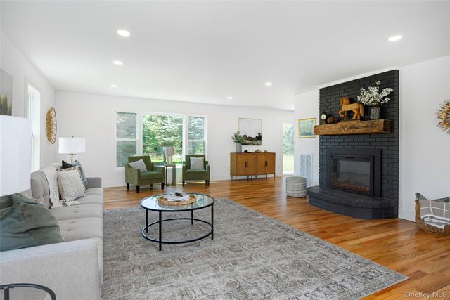 327 Hynes Road, Poughquag, NY 12570