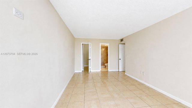 9360 Fontainebleau Boulevard 510, Miami, FL 33172