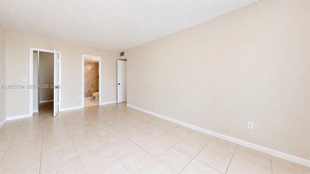 9360 Fontainebleau Boulevard 510, Miami, FL 33172