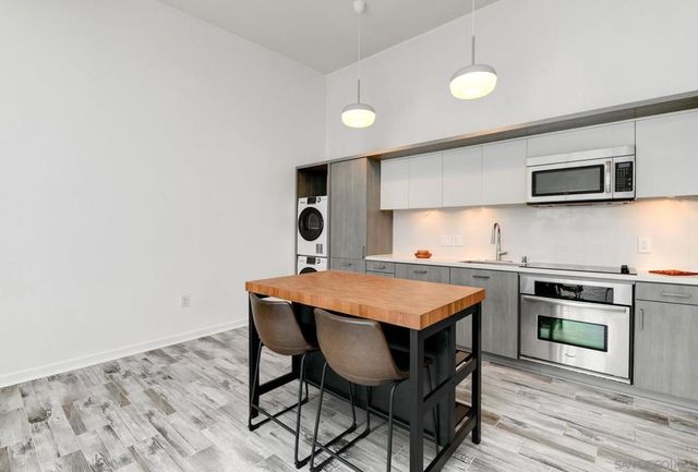 941 W Hawthorn St 8, San Diego, CA 92101