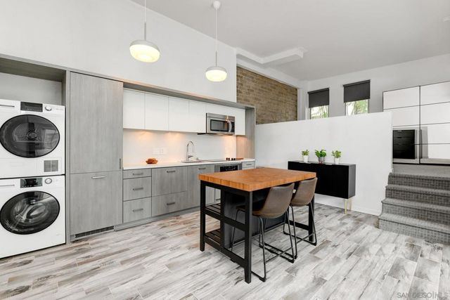 941 W Hawthorn St 8, San Diego, CA 92101
