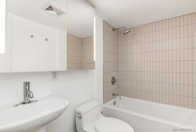 941 W Hawthorn St 8, San Diego, CA 92101