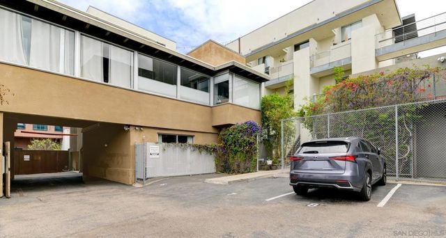 941 W Hawthorn St 8, San Diego, CA 92101