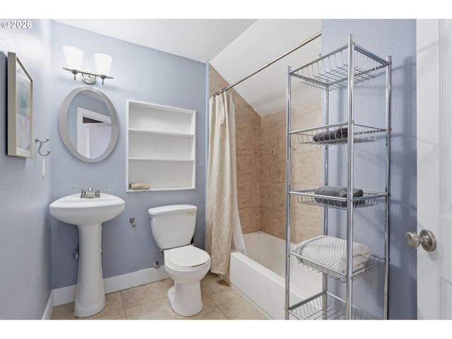 9418 N ALLEGHENY Ave, Portland, OR 97203