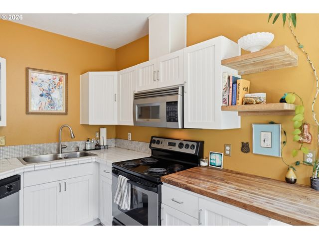 9418 N ALLEGHENY Ave, Portland, OR 97203