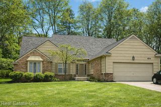 854 River Bend Drive, Rochester Hills, MI 48307