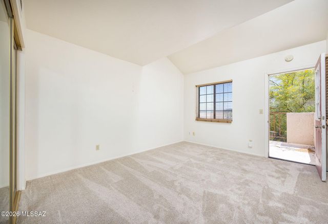 2284 W Paseo Cielo, Tucson, AZ 85742