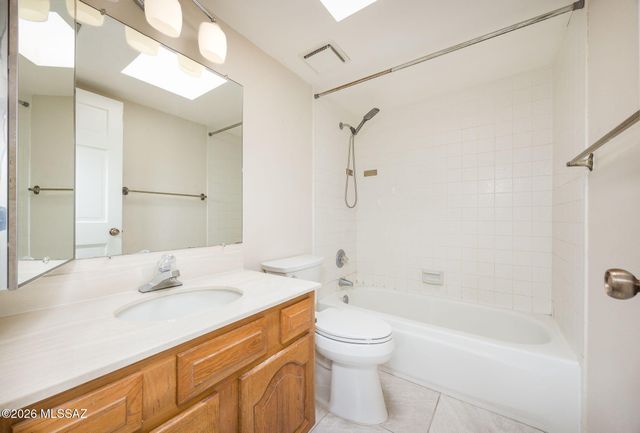 2284 W Paseo Cielo, Tucson, AZ 85742