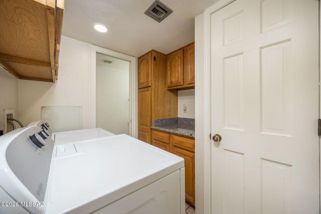 2284 W Paseo Cielo, Tucson, AZ 85742