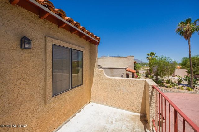 2284 W Paseo Cielo, Tucson, AZ 85742