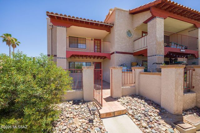 2284 W Paseo Cielo, Tucson, AZ 85742