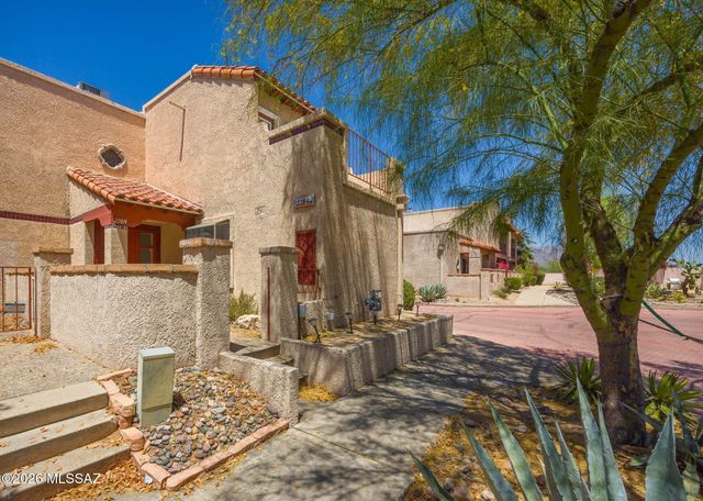 2284 W Paseo Cielo, Tucson, AZ 85742