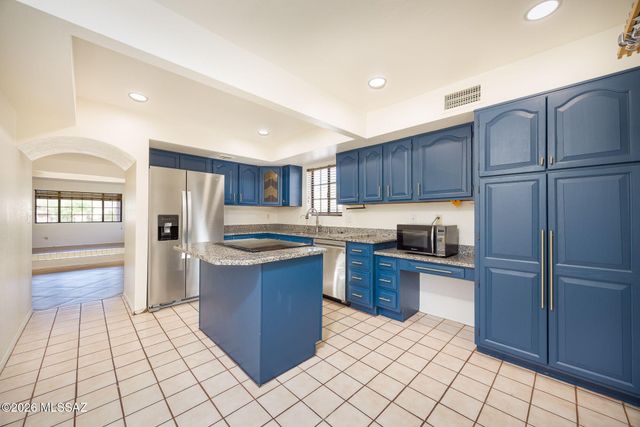 2284 W Paseo Cielo, Tucson, AZ 85742
