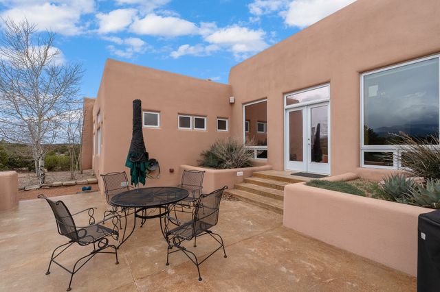 103-B Estrellas De Tano, Santa Fe, NM 87506