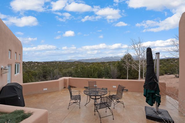 103-B Estrellas De Tano, Santa Fe, NM 87506