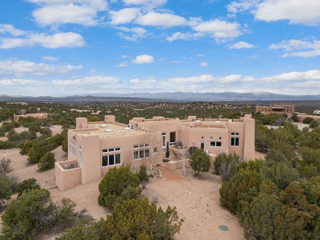 103-B Estrellas De Tano, Santa Fe, NM 87506