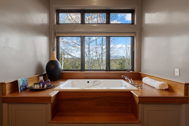 103-B Estrellas De Tano, Santa Fe, NM 87506