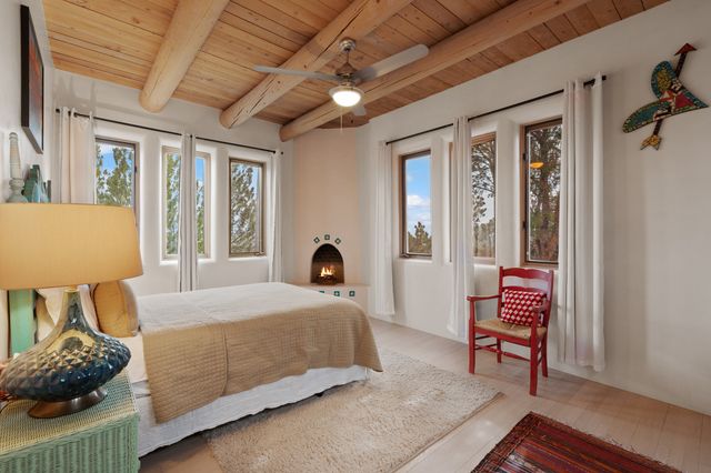 103-B Estrellas De Tano, Santa Fe, NM 87506