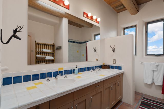 103-B Estrellas De Tano, Santa Fe, NM 87506