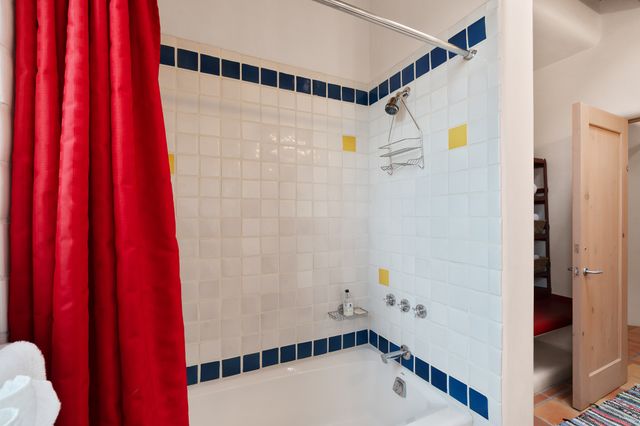 103-B Estrellas De Tano, Santa Fe, NM 87506