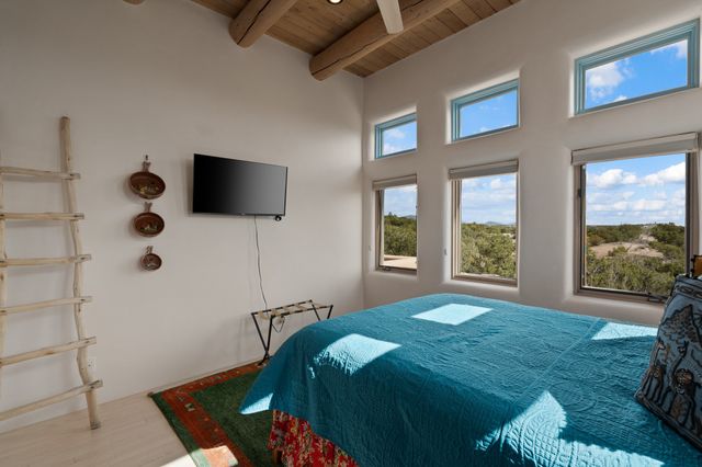 103-B Estrellas De Tano, Santa Fe, NM 87506
