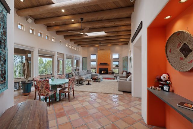 103-B Estrellas De Tano, Santa Fe, NM 87506