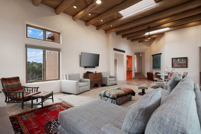 103-B Estrellas De Tano, Santa Fe, NM 87506