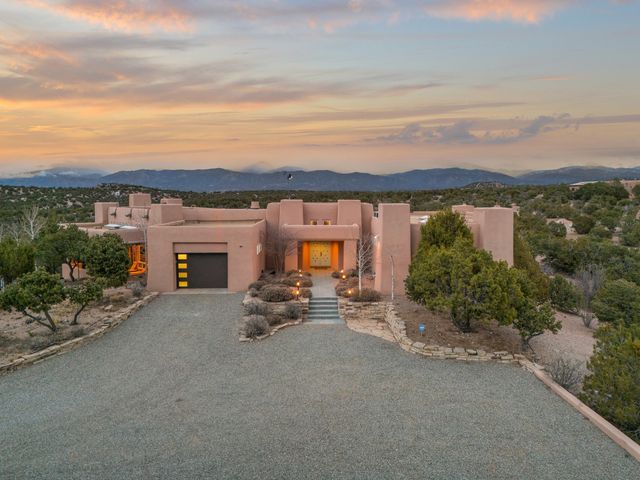 103-B Estrellas De Tano, Santa Fe, NM 87506
