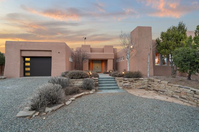 103-B Estrellas De Tano, Santa Fe, NM 87506