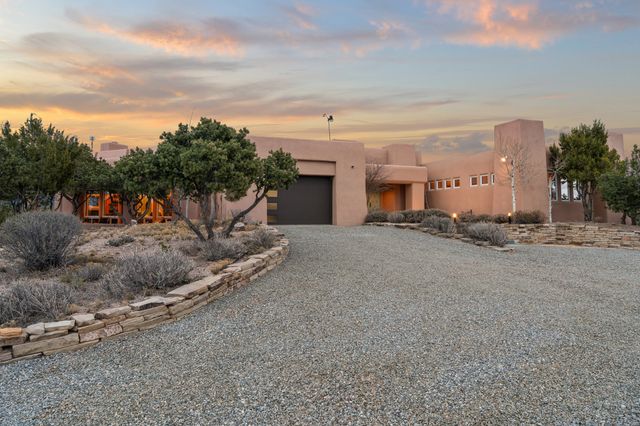 103-B Estrellas De Tano, Santa Fe, NM 87506