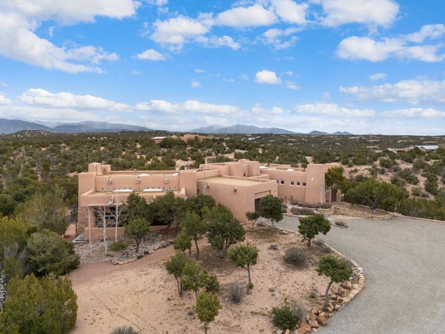 103-B Estrellas De Tano, Santa Fe, NM 87506