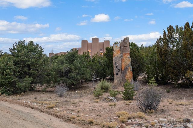 103-B Estrellas De Tano, Santa Fe, NM 87506