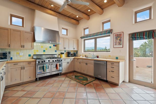 103-B Estrellas De Tano, Santa Fe, NM 87506