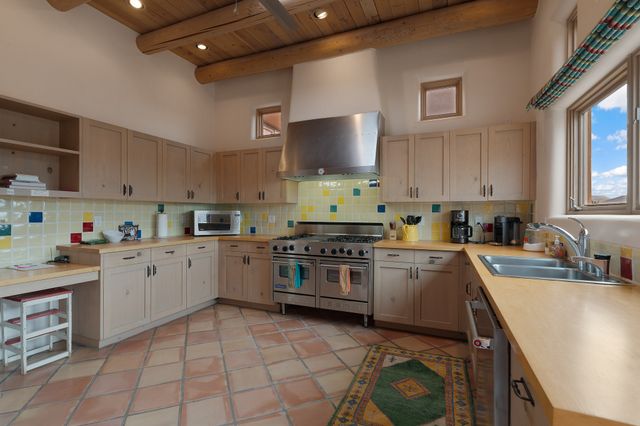 103-B Estrellas De Tano, Santa Fe, NM 87506