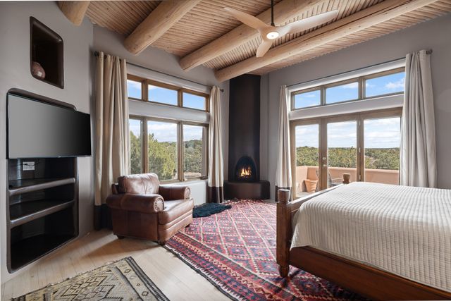 103-B Estrellas De Tano, Santa Fe, NM 87506