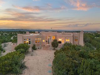 103-B Estrellas De Tano, Santa Fe, NM 87506