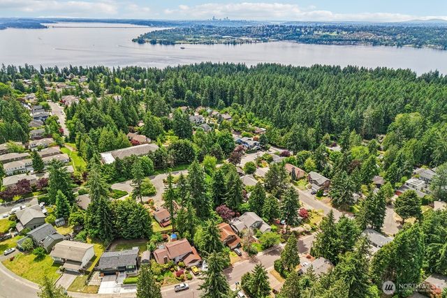 12004 81st Avenue NE, Kirkland, WA 98034