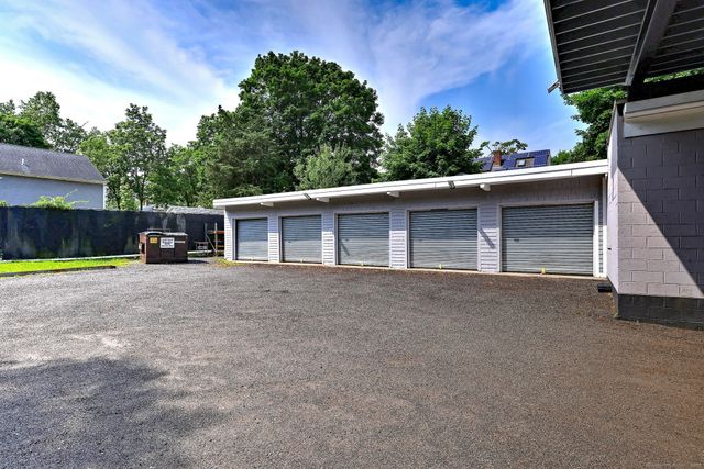 65 Oak Road, West Haven, CT 06516