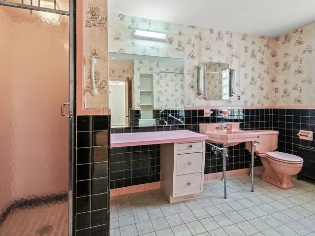 42 Ellis Dr., Worcester, MA 01609