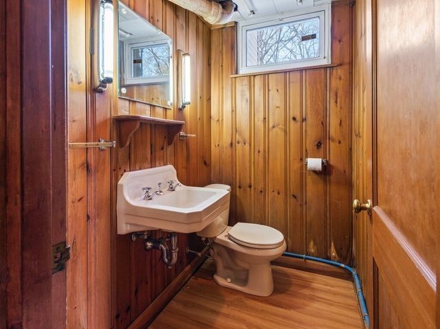 42 Ellis Dr., Worcester, MA 01609