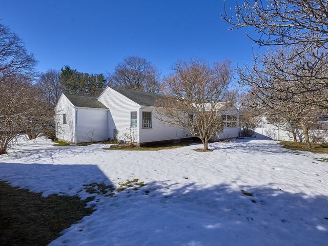 42 Ellis Dr., Worcester, MA 01609