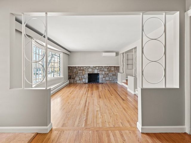 42 Ellis Dr., Worcester, MA 01609