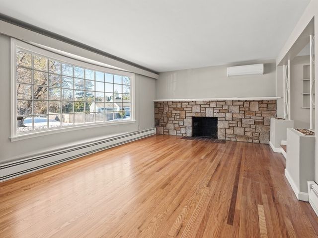 42 Ellis Dr., Worcester, MA 01609