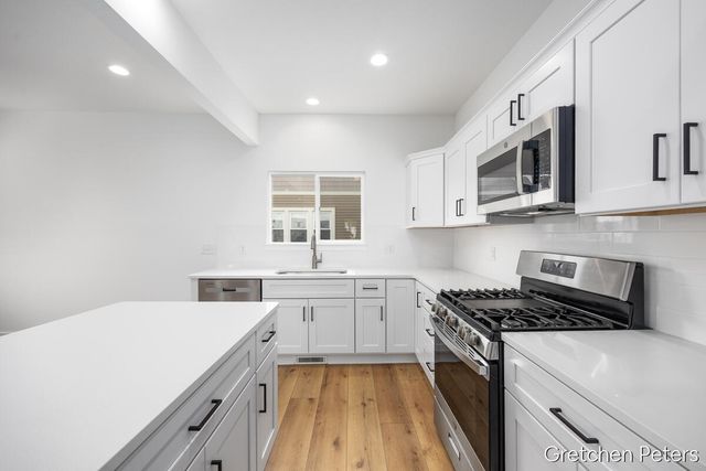 5352 Plainfield Avenue, Grand Rapids, MI 49525