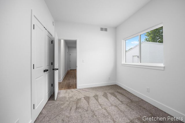 5352 Plainfield Avenue, Grand Rapids, MI 49525