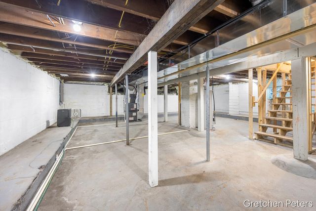 5352 Plainfield Avenue, Grand Rapids, MI 49525