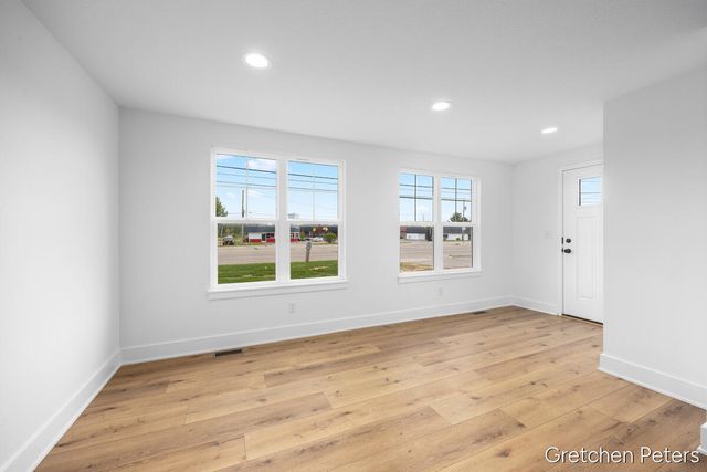 5352 Plainfield Avenue, Grand Rapids, MI 49525