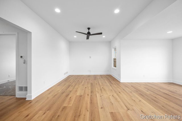 5352 Plainfield Avenue, Grand Rapids, MI 49525