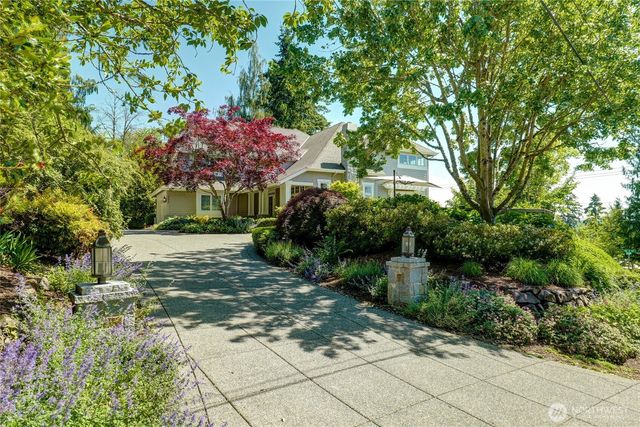 502 95th Avenue NE, Bellevue, WA 98004